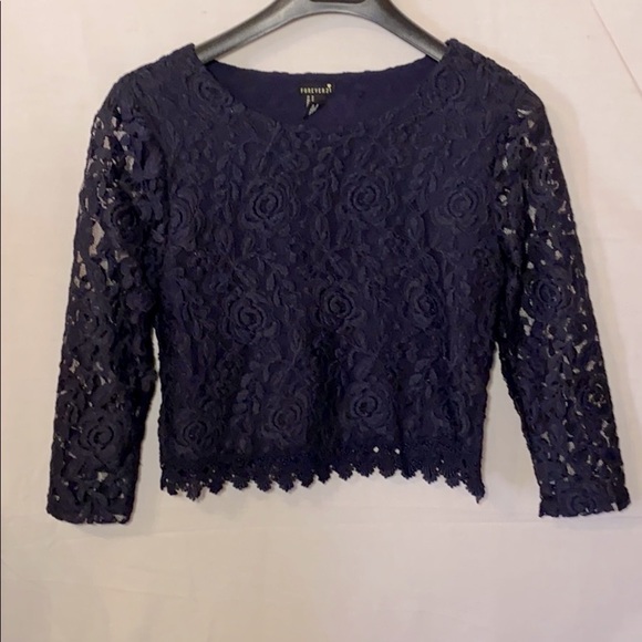 SUPER CUTE Floral Lace Crop Top - Picture 1 of 8